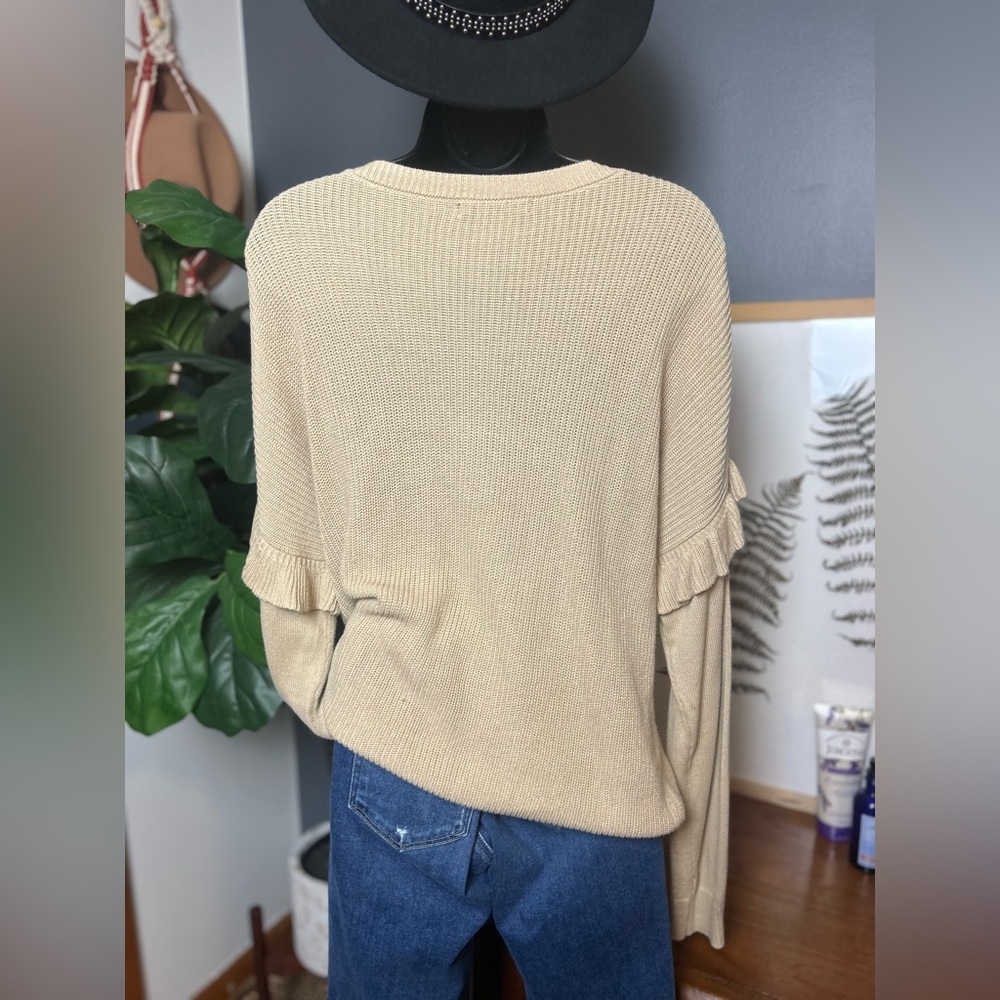 Banana Republic Oversized Dolman Ruffle Sleeve Cream Sweater - Picture 3 of 4